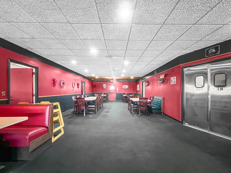 More Photos Of 15371 Highway 13 S, Hurricane Mills General Retail For Sale