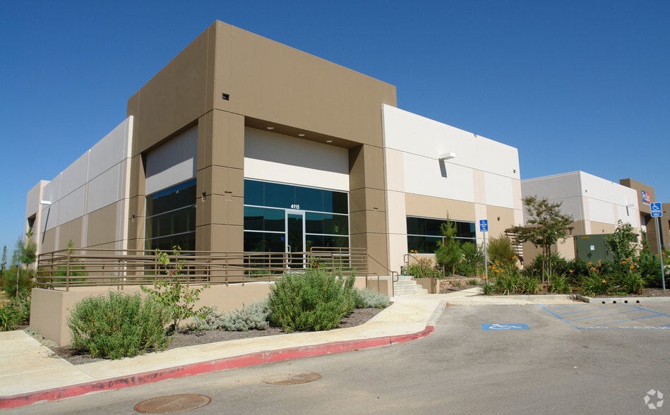 More Photos Of 4115 Guardian St, Simi Valley Office For Lease