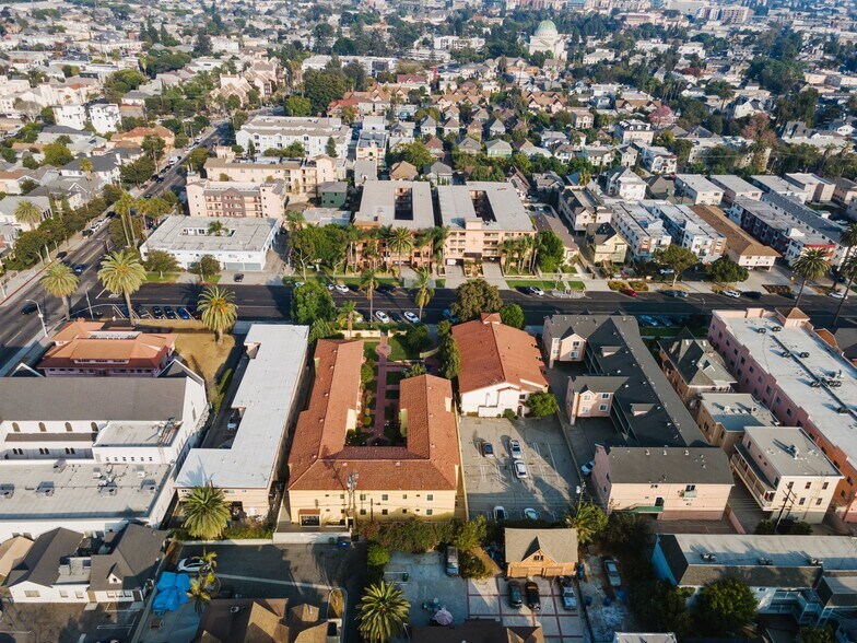 More Photos Of 2623 Ellendale Pl, Los Angeles Apartments For Sale