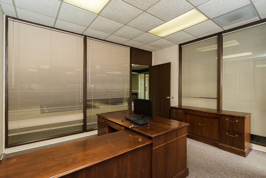 More Photos Of 212 S Main St, Graham General Retail For Sale