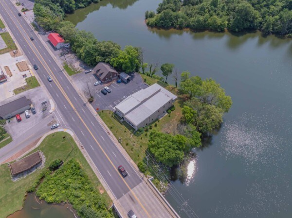 More Photos Of 410 Dinah Shore Blvd, Winchester Office Residential For Sale