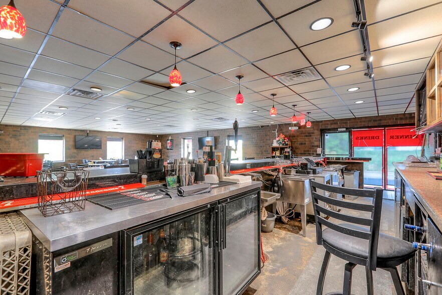 More Photos Of 330 E 135th St, Kansas City Restaurant For Sale