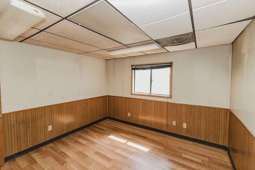 More Photos Of 3315 Central Ave, Winfield Warehouse For Sale