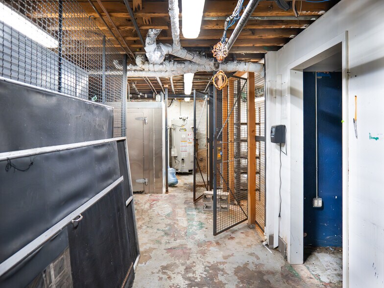 More Photos Of 362 W 23rd St, New York Apartments For Lease