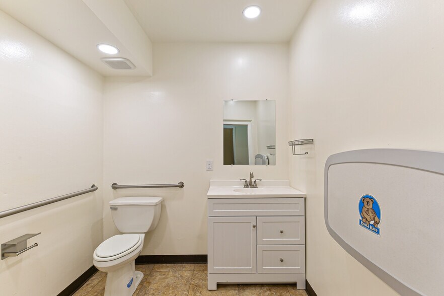 More Photos Of 3955-3995 N Irving St, Denver Religious Facility For Lease