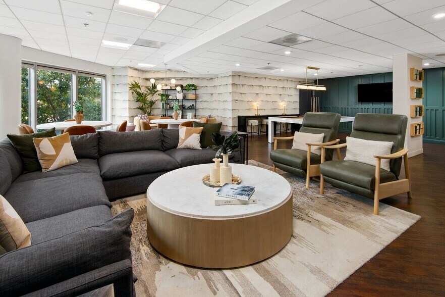 More Photos Of 300 N Canal St, Chicago Apartments For Sale