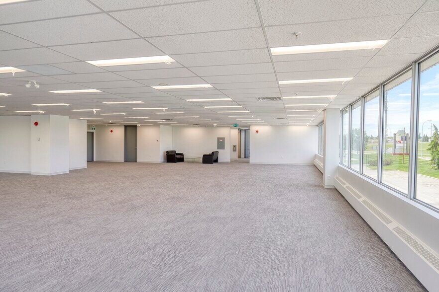 More Photos Of 200 Rivercrest Dr SE, Calgary Medical For Lease