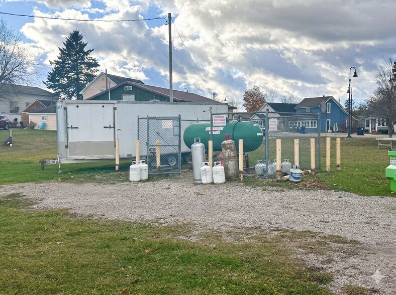 More Photos Of 8925 S Kasson St, Cedar General Retail For Sale