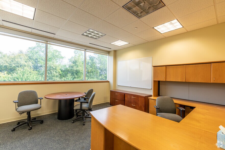 More Photos Of 20 Constitution Blvd S, Shelton Warehouse For Lease