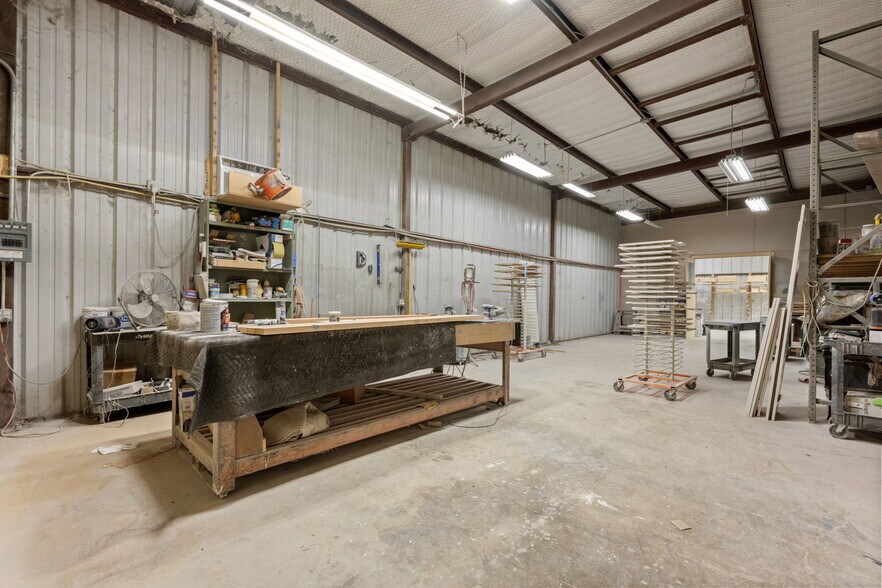 More Photos Of 4714 S Zarzamora St, San Antonio Auto Repair For Sale