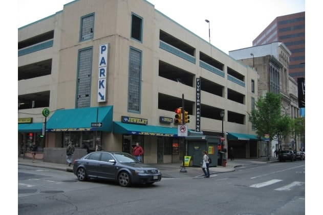 More Photos Of 726 Chestnut St, Philadelphia Storefront Retail Office For Sale