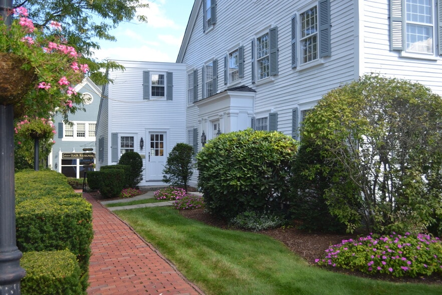 More Photos Of 2 S Main St, Middleton Office For Lease