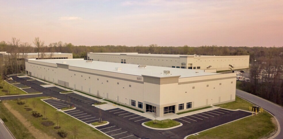 More Photos Of 16103 Queens Ct, Upper Marlboro Warehouse For Lease