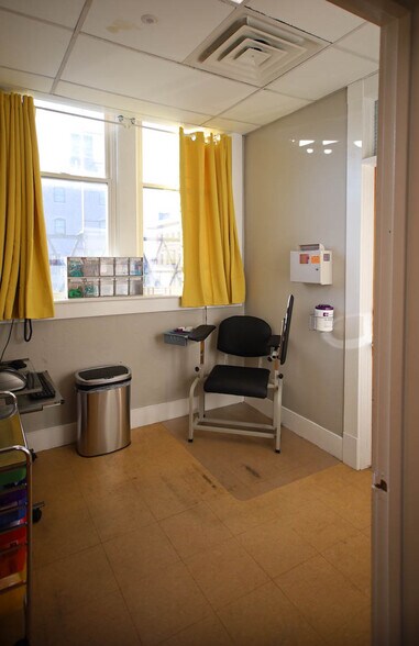 More Photos Of 42 Summer St, Pittsfield Medical For Sale