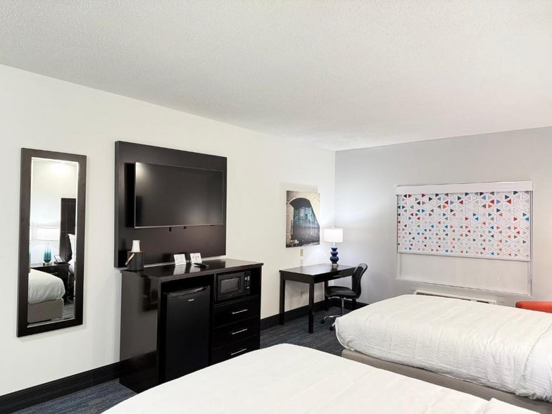 More Photos Of 151 Cracker Barrel Dr, Crestview Hotel For Sale