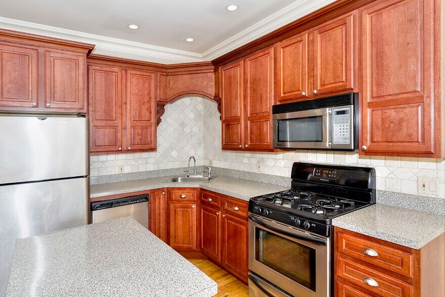 More Photos Of 148 Sussex St, Jersey City Apartments For Sale