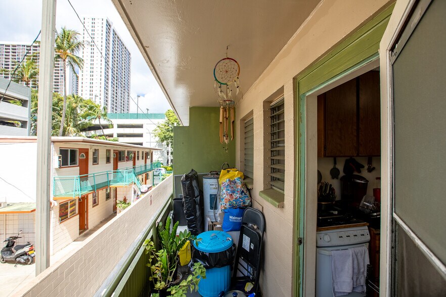 More Photos Of 287 Wai Nani Way, Honolulu Apartments For Sale