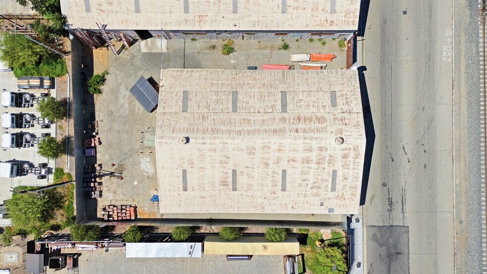 More Photos Of 1075 E 2nd St, Pomona Warehouse For Sale