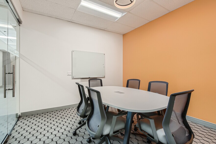 More Photos Of 320-340 E Warm Springs Rd, Las Vegas Unknown For Lease