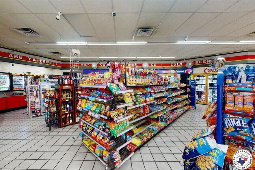 More Photos Of 5314 N State Line Ave, Texarkana Service Station For Sale