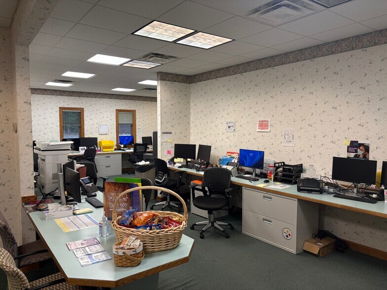 More Photos Of 3452 Brodhead Rd, Monaca Medical For Lease