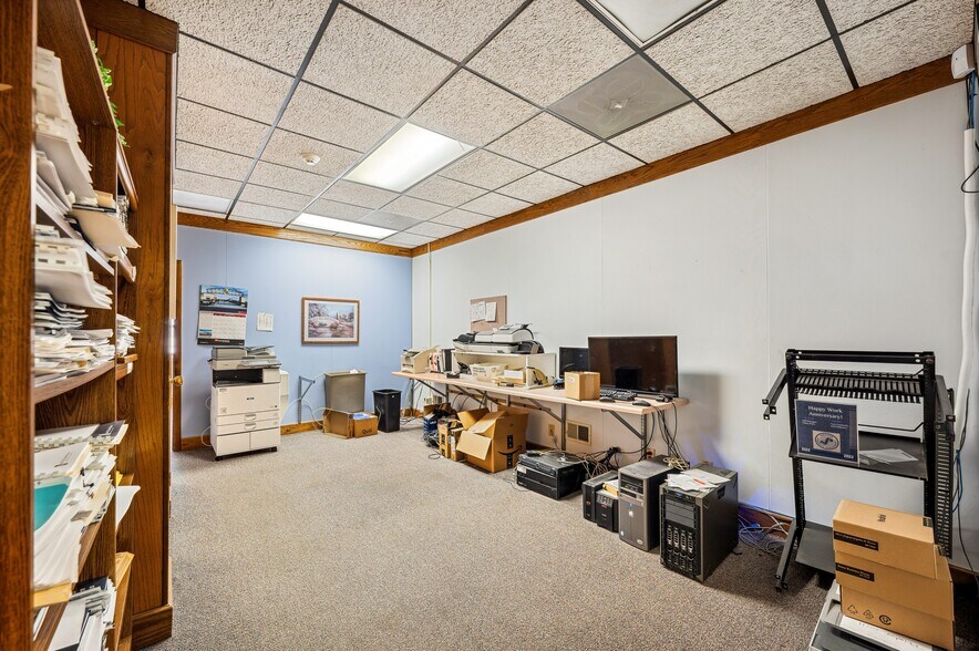 More Photos Of 207 Hawthorne Ave, Saint Joseph Warehouse For Sale