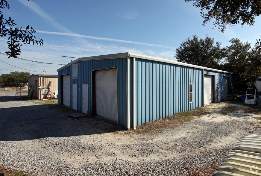 Primary Photo Of 8173 E Bay Blvd, Navarre Showroom For Lease
