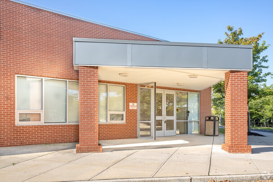 More Photos Of 300 Willingboro Way, Willingboro Office For Lease
