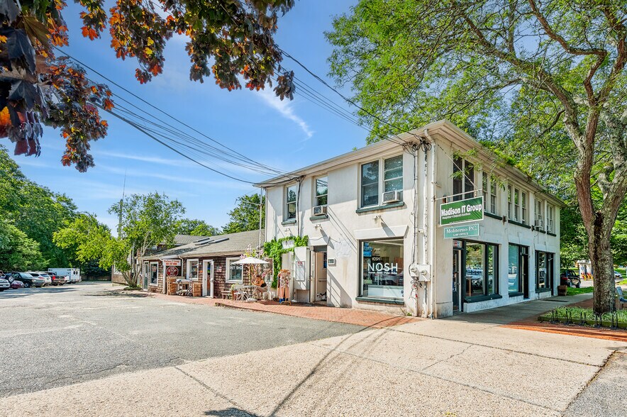 More Photos Of 136 Main St, Amagansett Storefront Retail Office For Lease