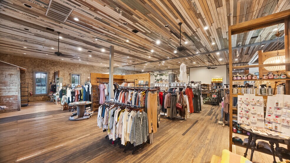 More Photos Of 101 N Elm, Hico General Retail For Sale