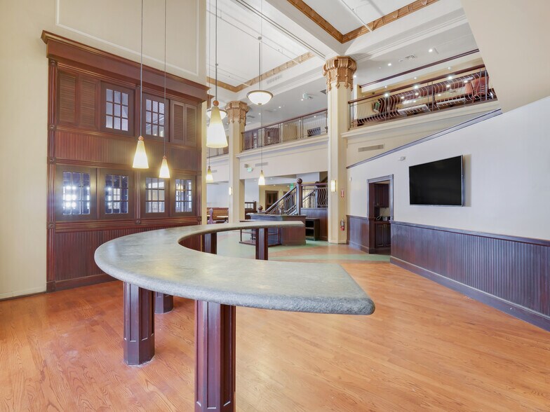 More Photos Of 1100 S Flower St, Los Angeles Office For Lease