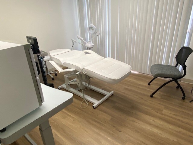 More Photos Of 5995-5997 Brockton Ave, Riverside Medical For Sale