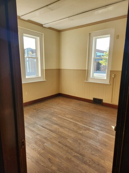 More Photos Of 107 W Liberty St, Rome Office For Sale