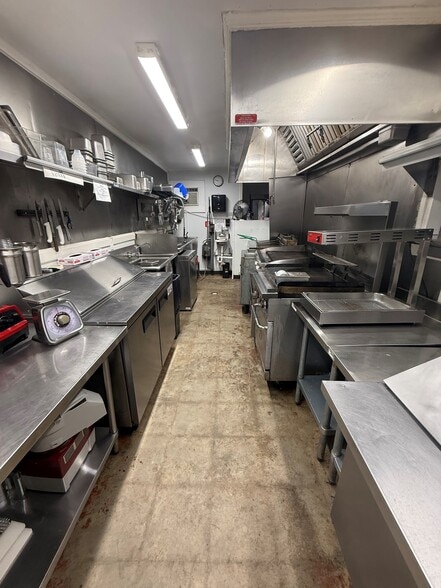 More Photos Of 566 E Main St, Yadkinville Restaurant For Lease