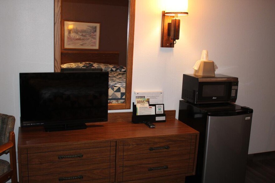 More Photos Of 427 2nd Avenue NW, Wibaux Hotel For Sale