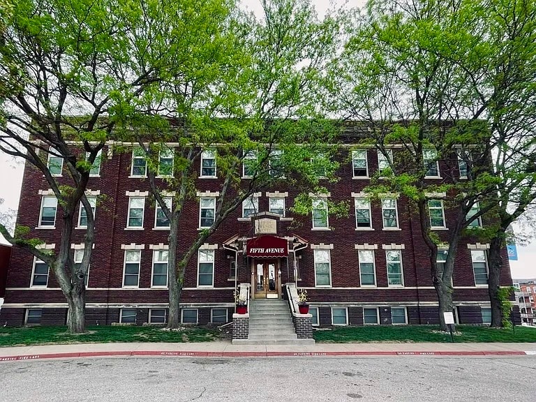 More Photos Of 121 S 25th St, Omaha Apartments For Sale