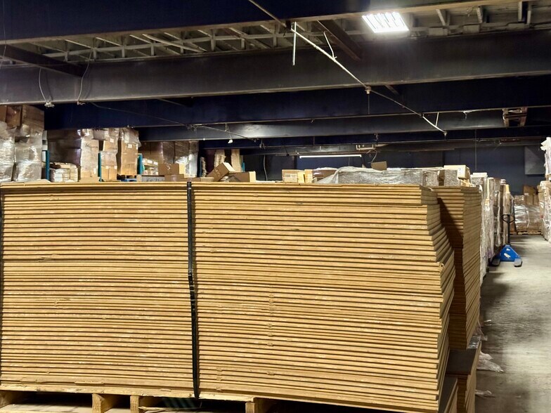 More Photos Of 290 Auburn ave, Buffalo Distribution For Sale