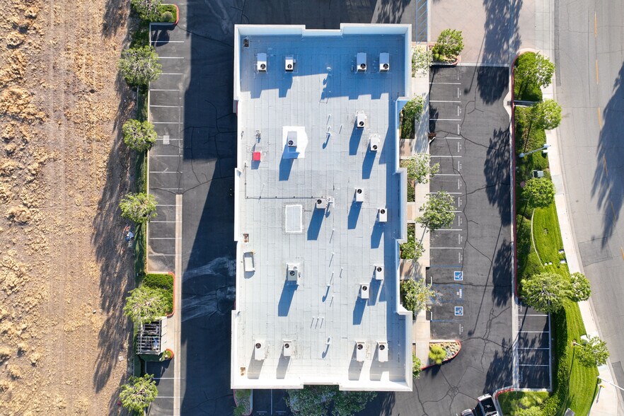 More Photos Of 514 Commerce Ave, Palmdale Medical For Sale