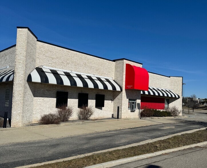 More Photos Of 13800 Lakeside Cir, Sterling Heights Fast Food For Lease