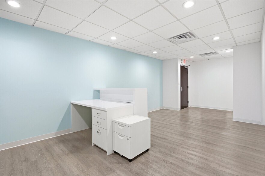 More Photos Of 7300-7330 SW 62nd Pl, South Miami Medical For Lease