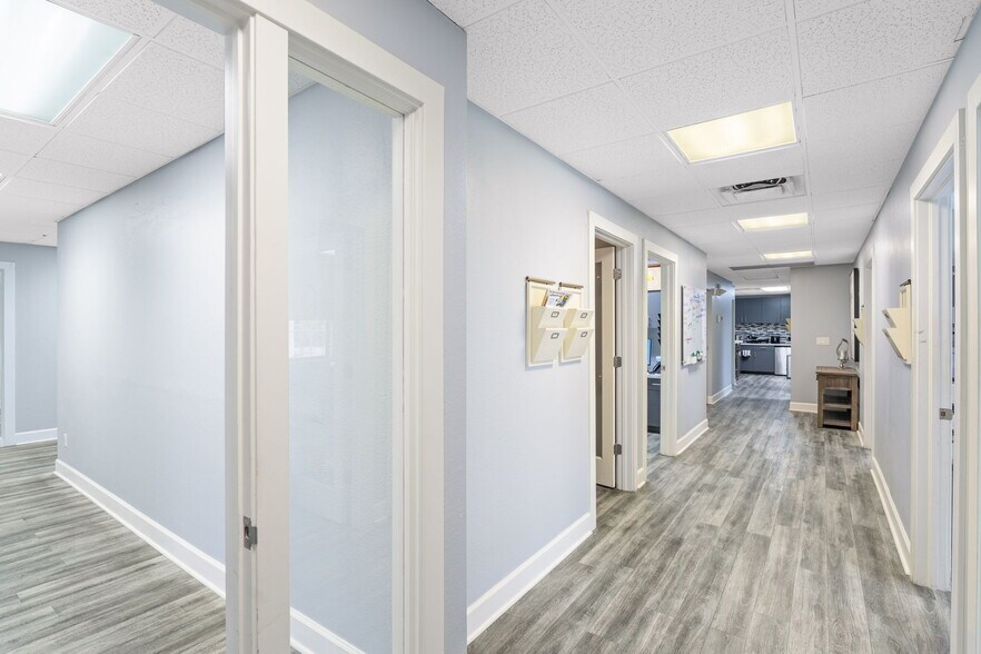 More Photos Of 6241 Arc Way, Fort Myers Office For Sale