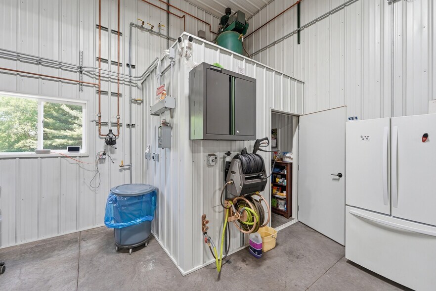More Photos Of 22946 100th Ave, Cadott Manufacturing For Sale