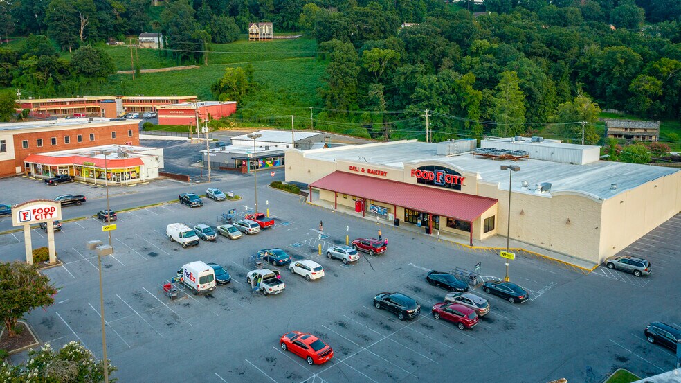 More Photos Of 319 Chickamauga Ave, Rossville Supermarket For Lease