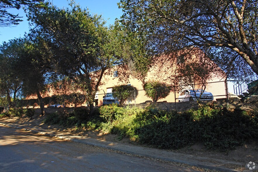 More Photos Of 800-804 Estates Dr, Aptos Warehouse For Lease