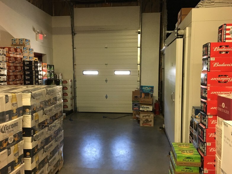 More Photos Of 49 Fall River Ave, Rehoboth Freestanding For Sale