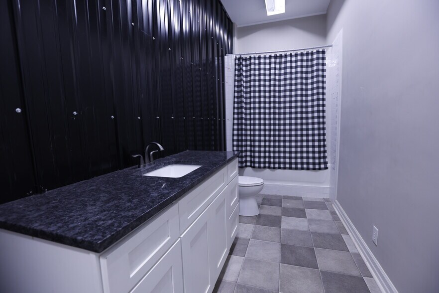 More Photos Of 325 W Main St, Lebanon Office Residential For Sale