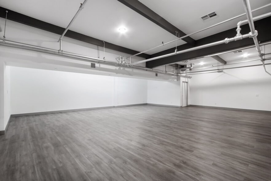 More Photos Of 245 Fischer Ave, Costa Mesa Light Manufacturing For Lease