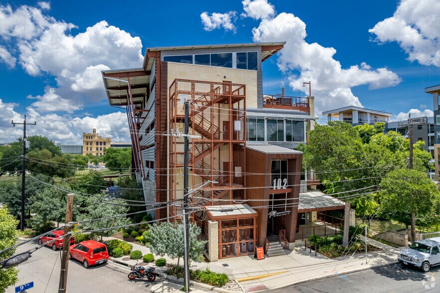 More Photos Of 102 9th St, San Antonio Office For Sale