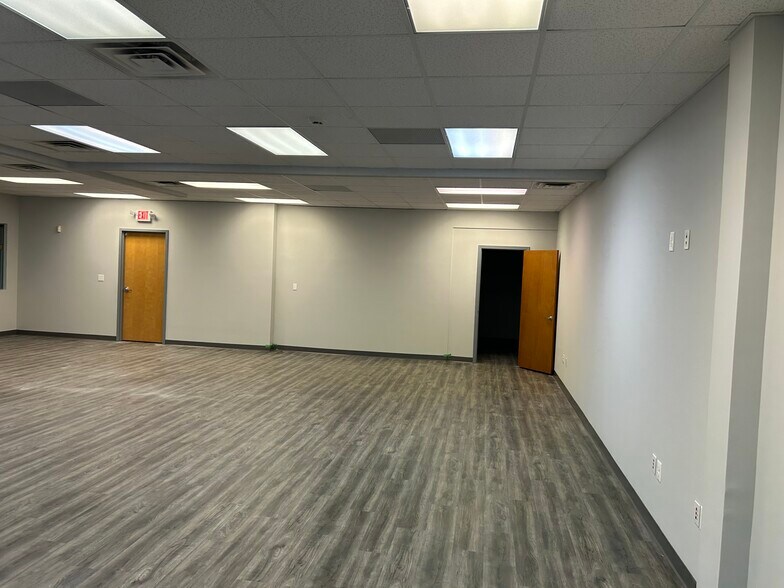 More Photos Of 207 Commercial Ct, Morganville Medical For Lease