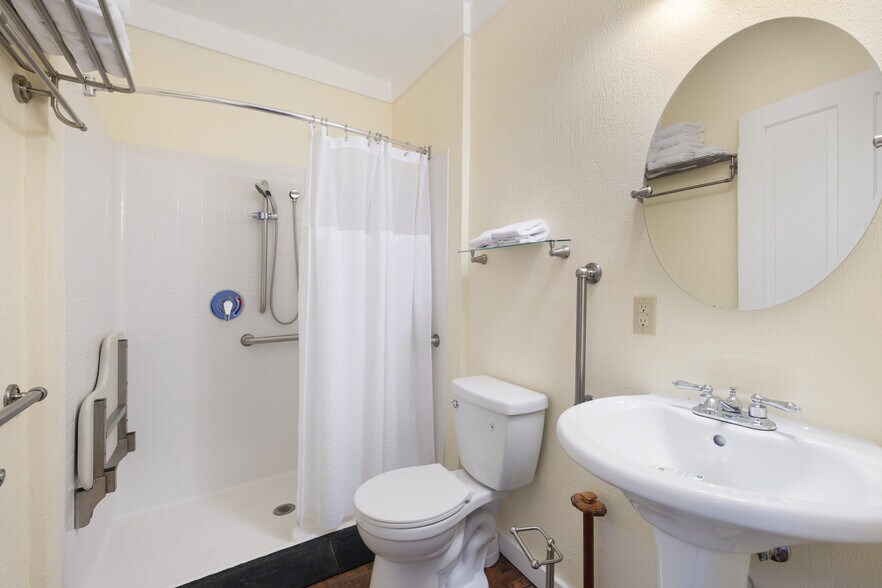 More Photos Of 201 Nugent Ave ave, Johnson City Hotel For Sale